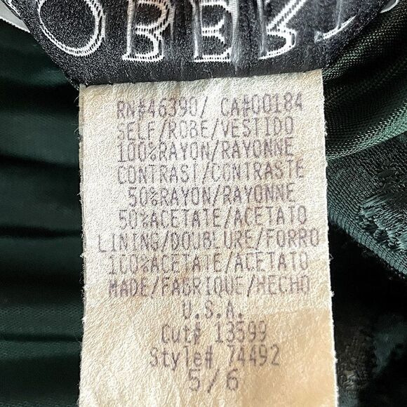 Vintage (1996) Roberta Dark Green Gown. Size 5/6. - Picture 10 of 10